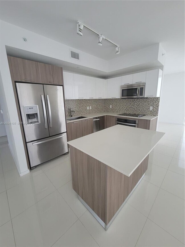 Building Photo - 5300 Paseo Blvd