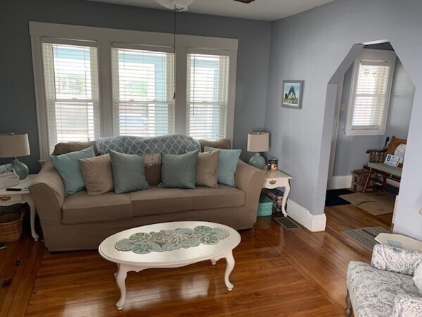 Building Photo - 36 Boston Ave