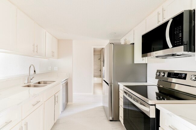 Building Photo - 19414 Leafwood Ln