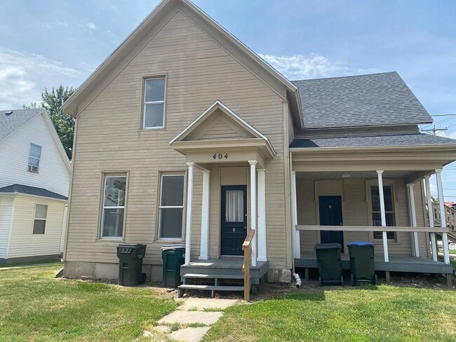 Building Photo - 404 S Marion St