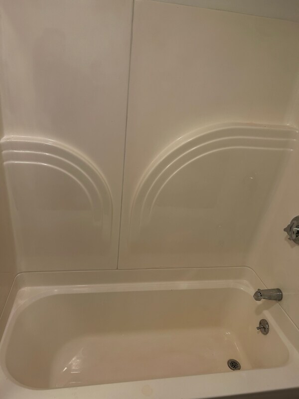 Building Photo - 533 Middle St