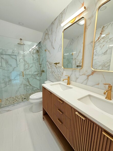 Primary Bath - 20 Boylston St