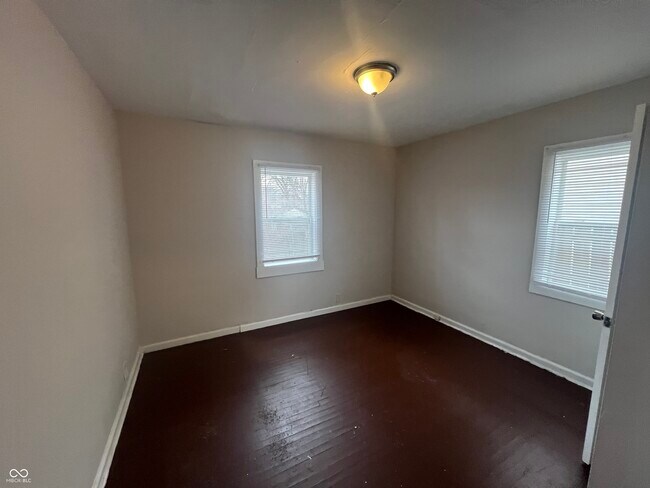 Building Photo - 3915 Hillside Ave