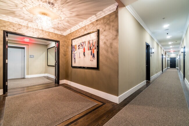 Building Photo - 6122 HUDSON Ave