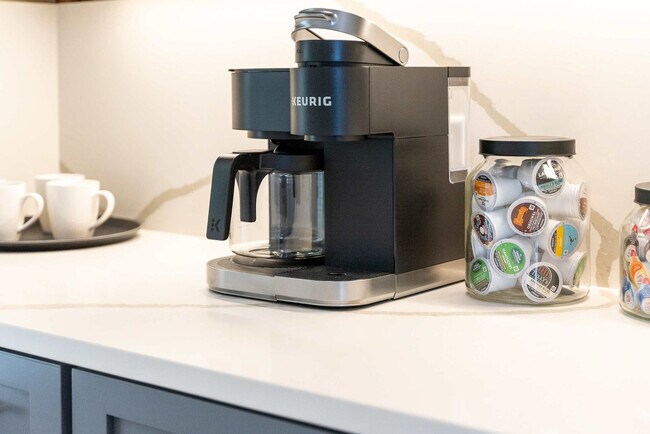 Building Photo - 8902 Feather Hill Rd