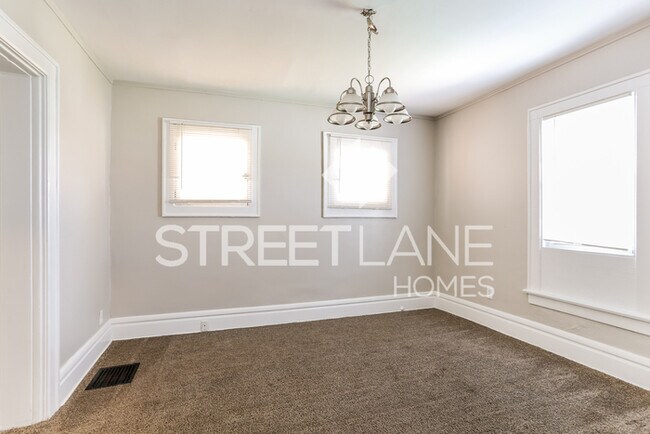 Building Photo - Charming 3 Bedroom in Columbus!