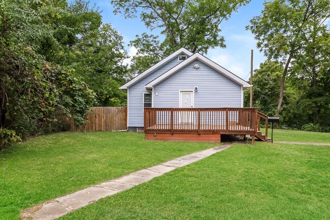 Building Photo - 243 Ridgeway Rd