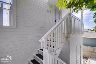 Building Photo - Comfortable Studio 1Ba with Private Deck i...