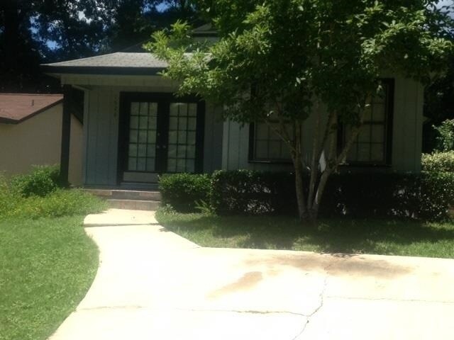 Building Photo - 1626 Springwood Dr