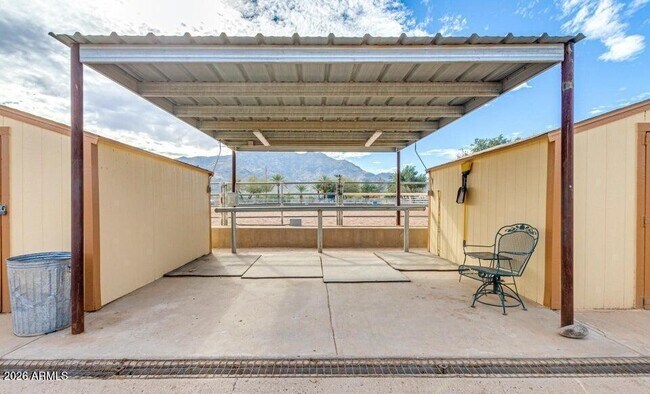 Building Photo - 3232 Carver Rd