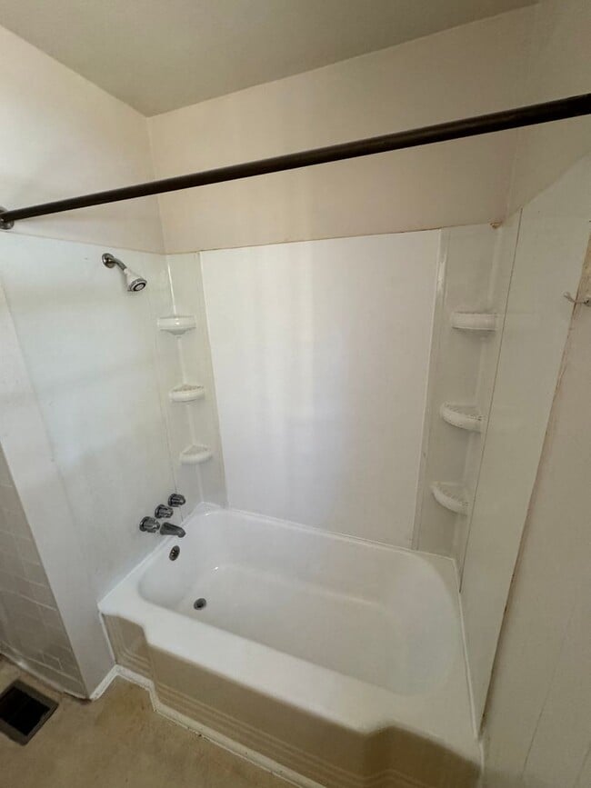 Building Photo - 2/1 House in Shelby, NC