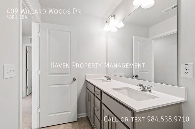 Building Photo - 409 Willard Wds Dr