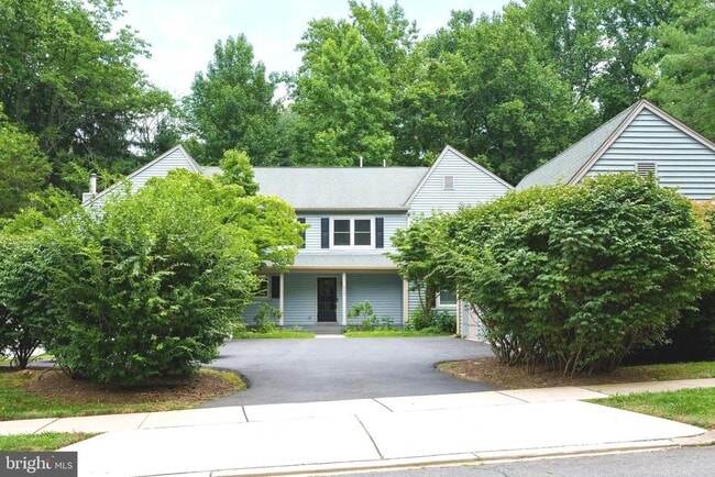 Building Photo - 211 Ross Stevenson Cir