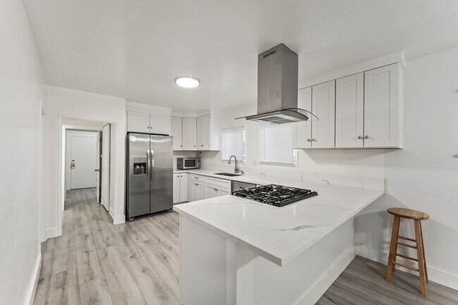 Building Photo - 1507 W 84th Pl