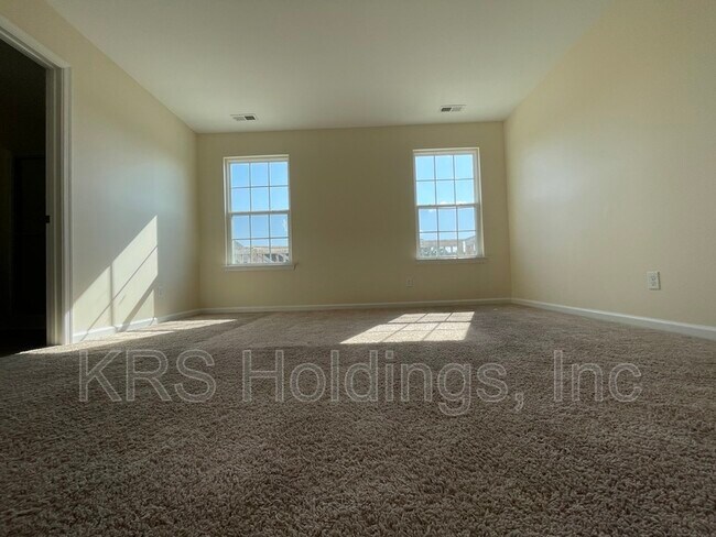 Building Photo - 1611 Independence Blvd