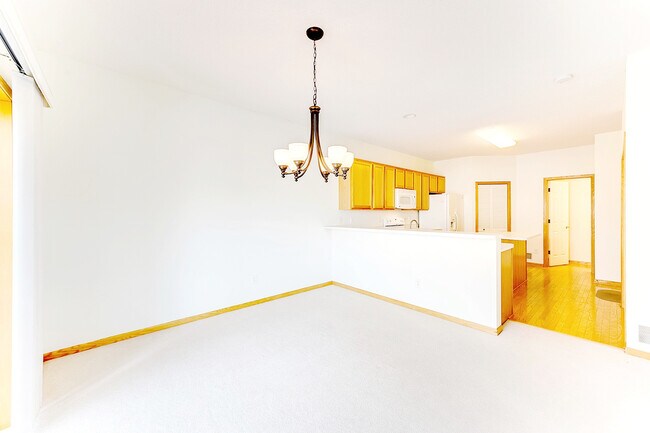 Building Photo - 1968 Bluestem Ln