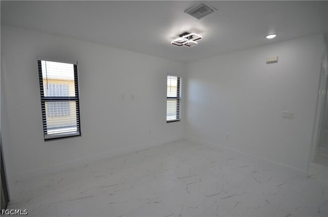 Building Photo - 2132 Barker Blvd