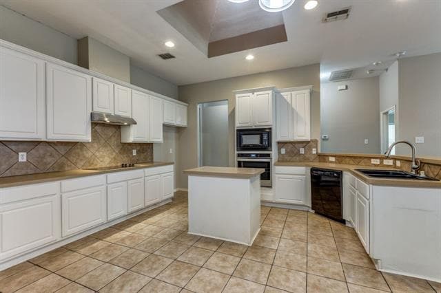 Building Photo - 15858 Durango Dr