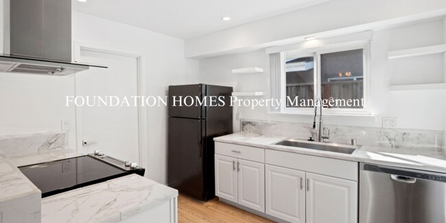 Building Photo - 151 Kenwood Ct