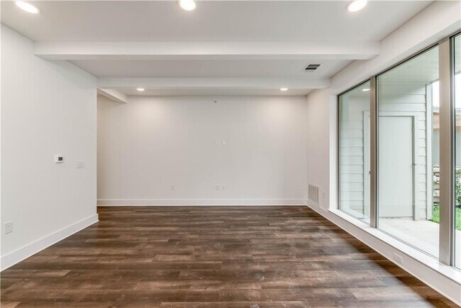 Building Photo - 4704 Sunset Trail