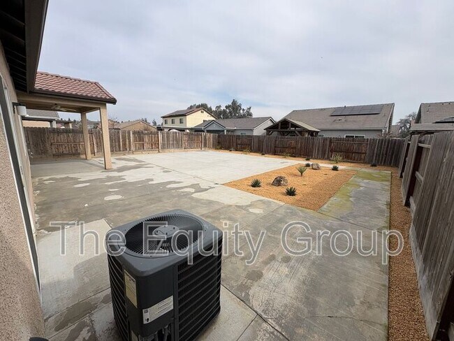 Building Photo - 2234 S Oakhurst Ct