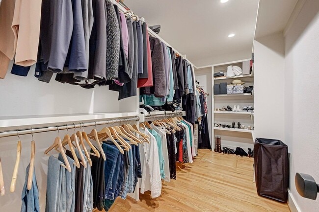 Building Photo - 4423 Springside Ln