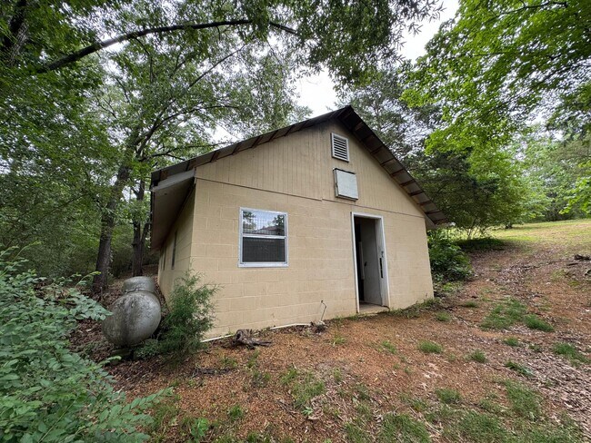 Building Photo - Private 3/2.5 Home with bonus room- $1,895