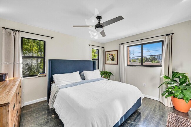 Building Photo - 2965 SW 25th Ter