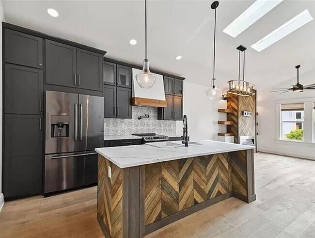 Building Photo - 2508 N Ola Ave