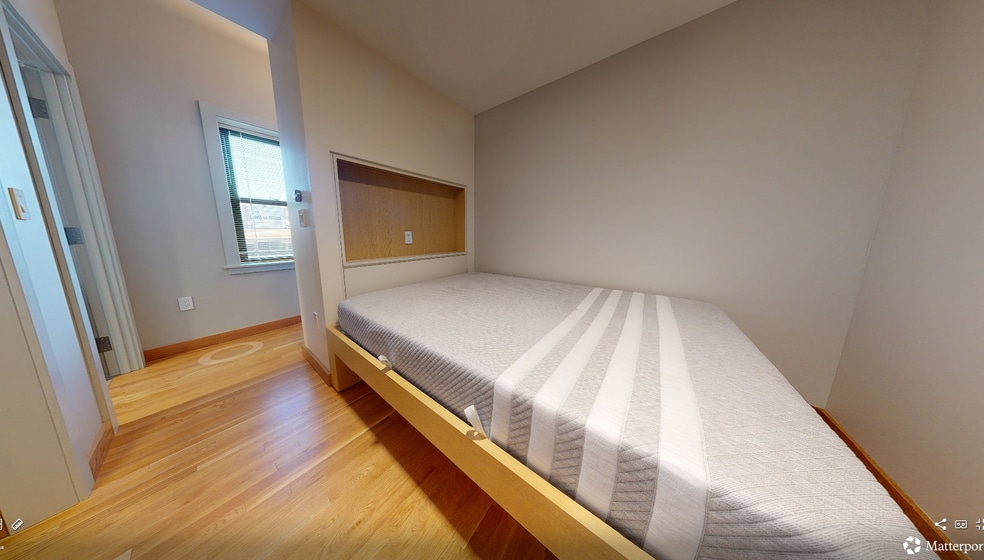 Building Photo - 114 Mount Auburn St