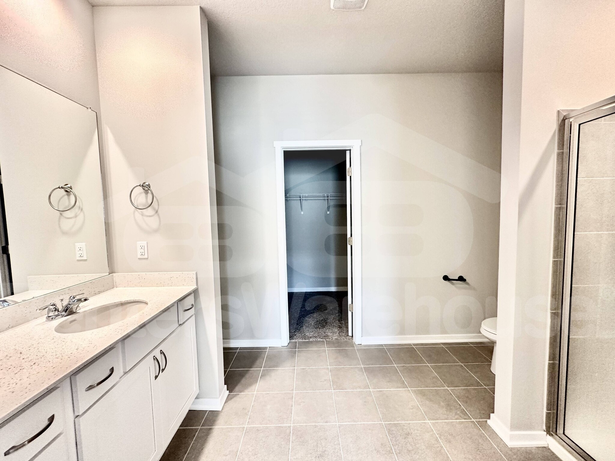 Building Photo - 2310 SW Plaza Pkwy