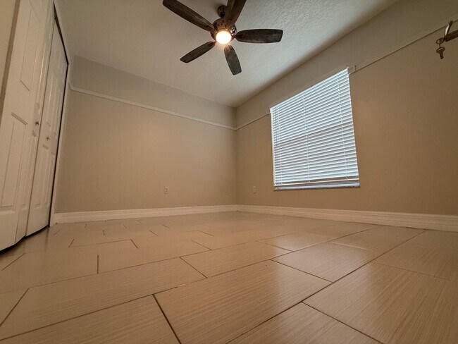 Building Photo - 2531 Sage Dr