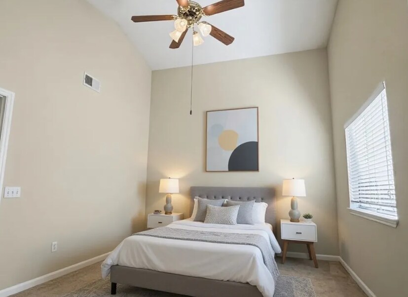 Building Photo - 10665 Cherry Hills Dr