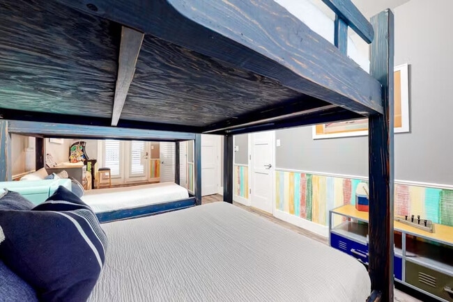 Building Photo - 607 Sand Key Dr