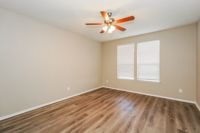 Building Photo - 368 Magma Dr