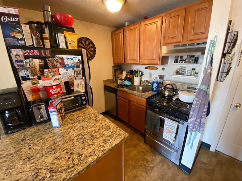 Building Photo - 574 Dorchester Ave