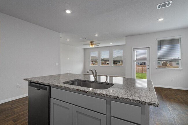 Building Photo - 109 Charles Trl