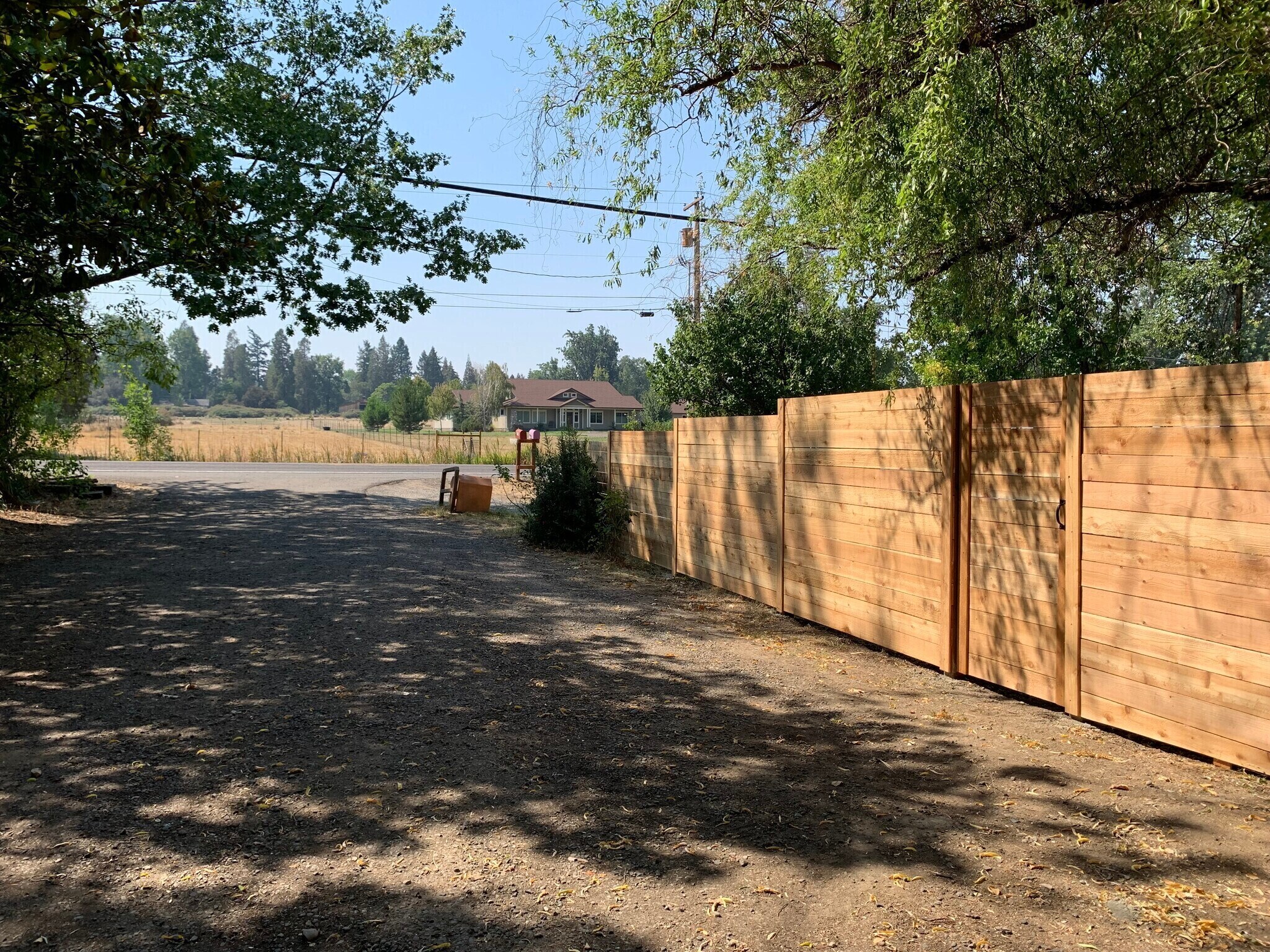 Front/Parking - 4219 Colver Rd