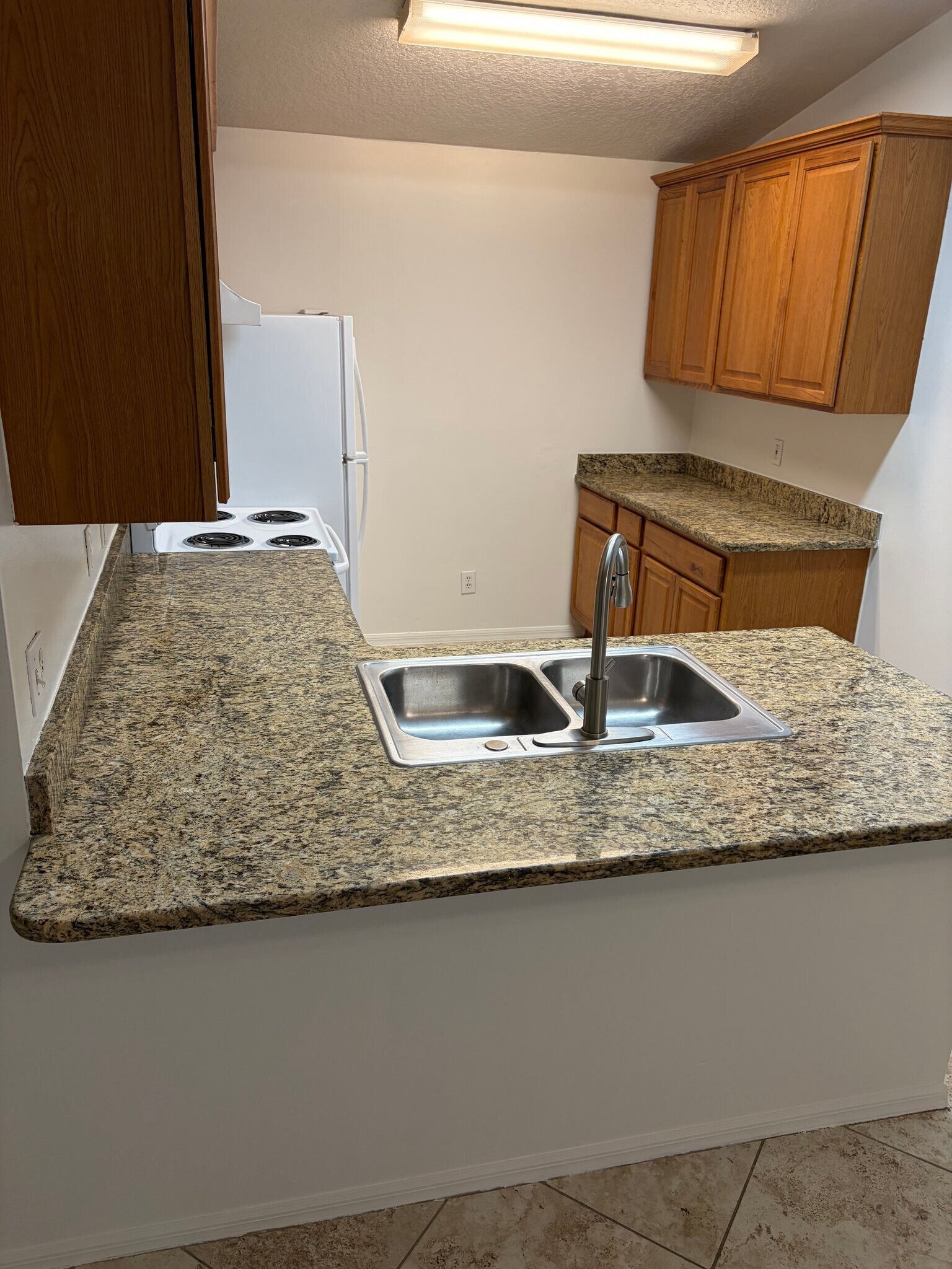 Building Photo - 4401 Longshore Dr