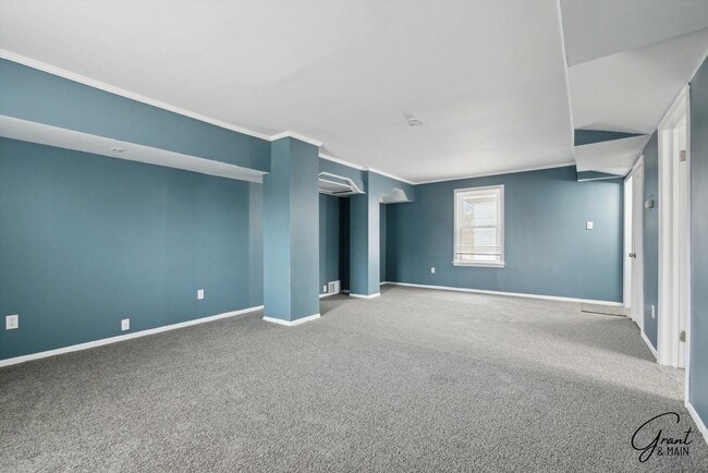 Building Photo - 4 bedroom $1300