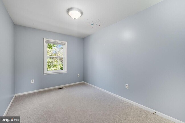 Building Photo - 7724 Bristol Square Ct
