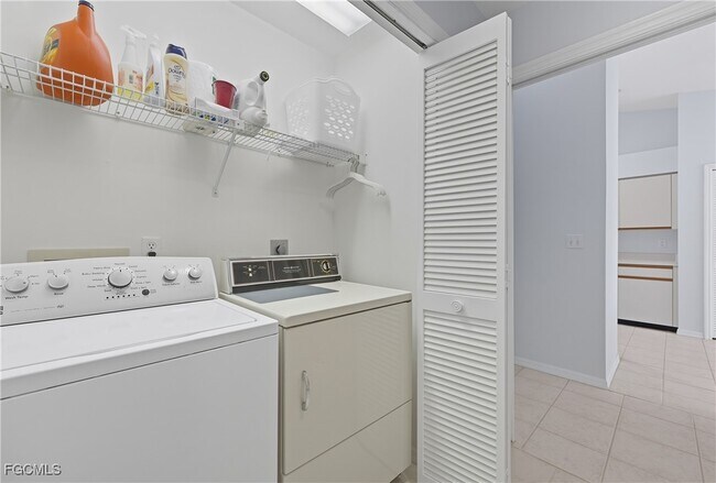 Building Photo - 12250 Kelly Greens Blvd