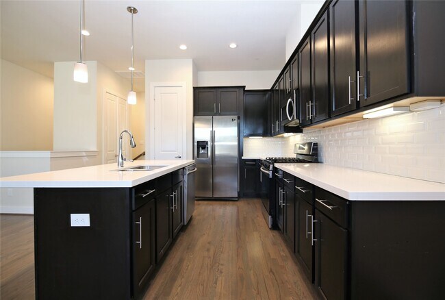 Building Photo - 3916 Tulane Oak Dr