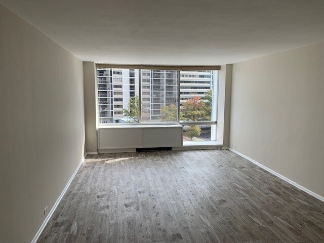 Building Photo - 12700 Lake Ave