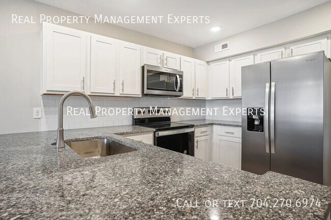 Primary Photo - 7007 Star Oaks Ln
