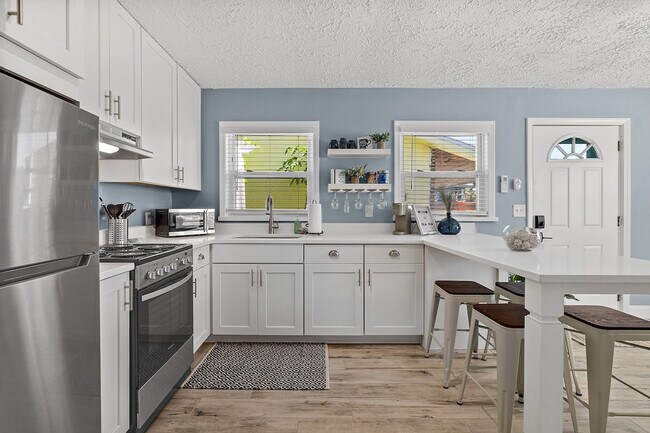 Building Photo - 106 11th St