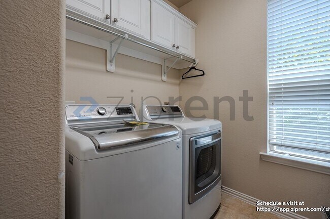 Building Photo - 27115 Downing Park Blvd