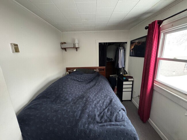 Building Photo - 9-11 Burnham St