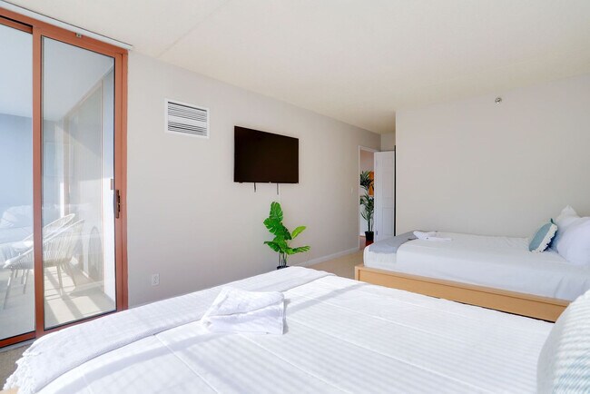 Building Photo - 401 12th St S