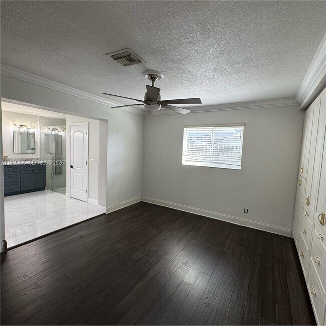 Building Photo - 4261 SW 22nd St